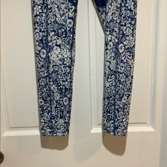 Free People Movement Sunny Bandana Yoga Leggings. - Picture 3 of 5